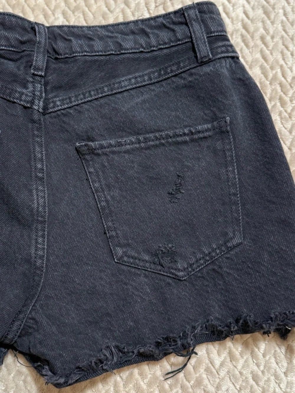 Black Distressed Denim Shorts High Rise Y2K Festival Cutoff Jean Shorts Size 26 - Picture 5 of 9